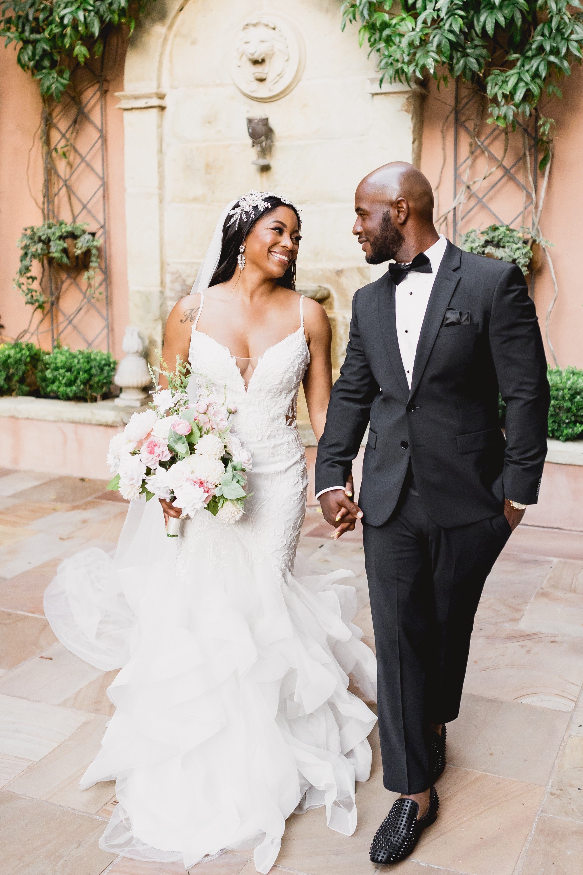 carousel-hero-element image-1