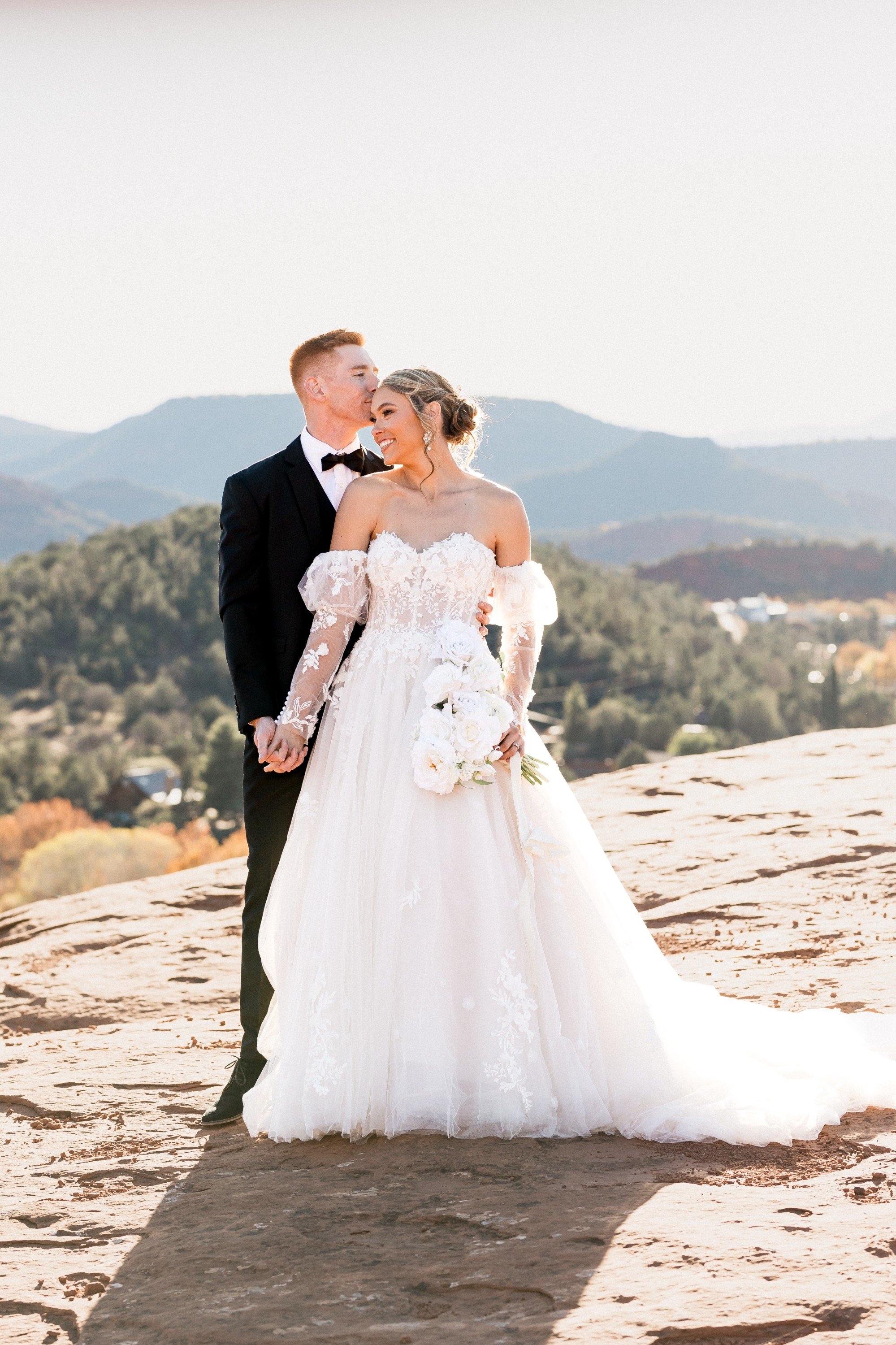 carousel-hero-element image-0